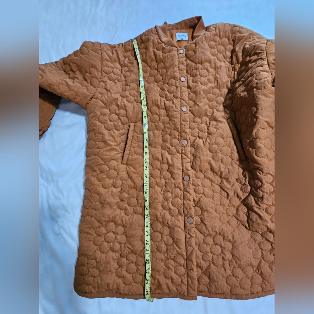 Quilted Puffer Jacket - Picture 7 of 10